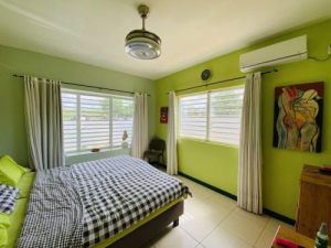 Villa met appartement en zeezicht omgeving Mambo Beach,  Zeezicht
