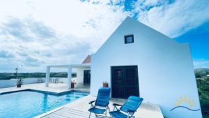 In landhuis stijl gebouwde villa met prachtig uitzicht en prive zwembad,  Prive zwembad