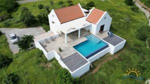 In landhuis stijl gebouwde villa met prachtig uitzicht en prive zwembad,  Prive zwembad