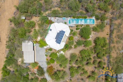 Gigantische villa op 10.000 m2 eigendomsgrond te koop  Eigendomsgrond