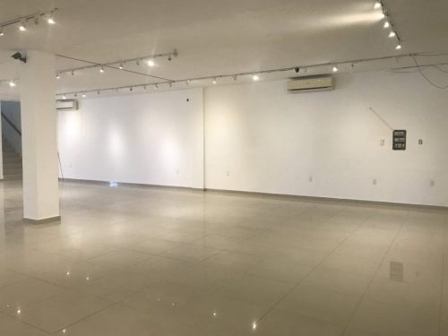 Commercial space in high traffic location for rent  Willemstad